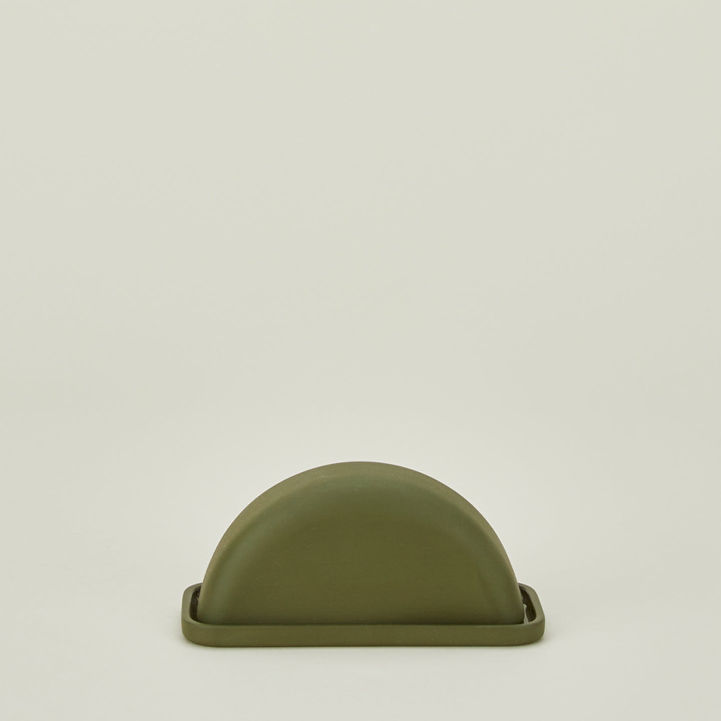 Curve butter dish in moss