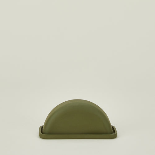 Curve butter dish in moss