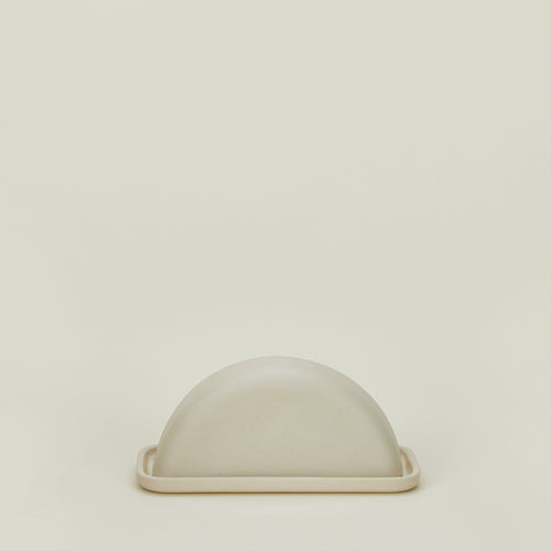 Curve butter dish in natural