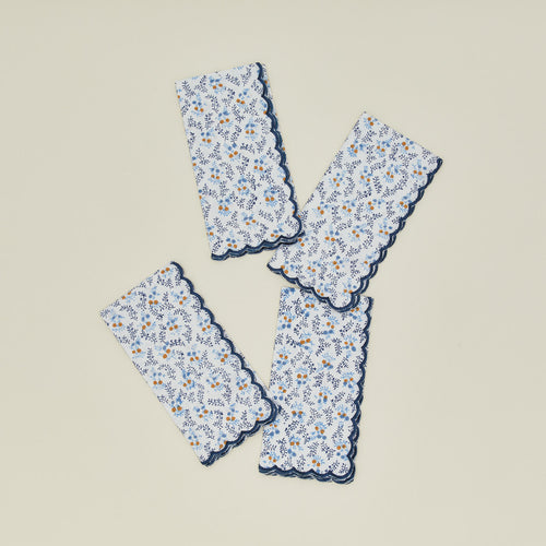 Little flowers napkins in blue
