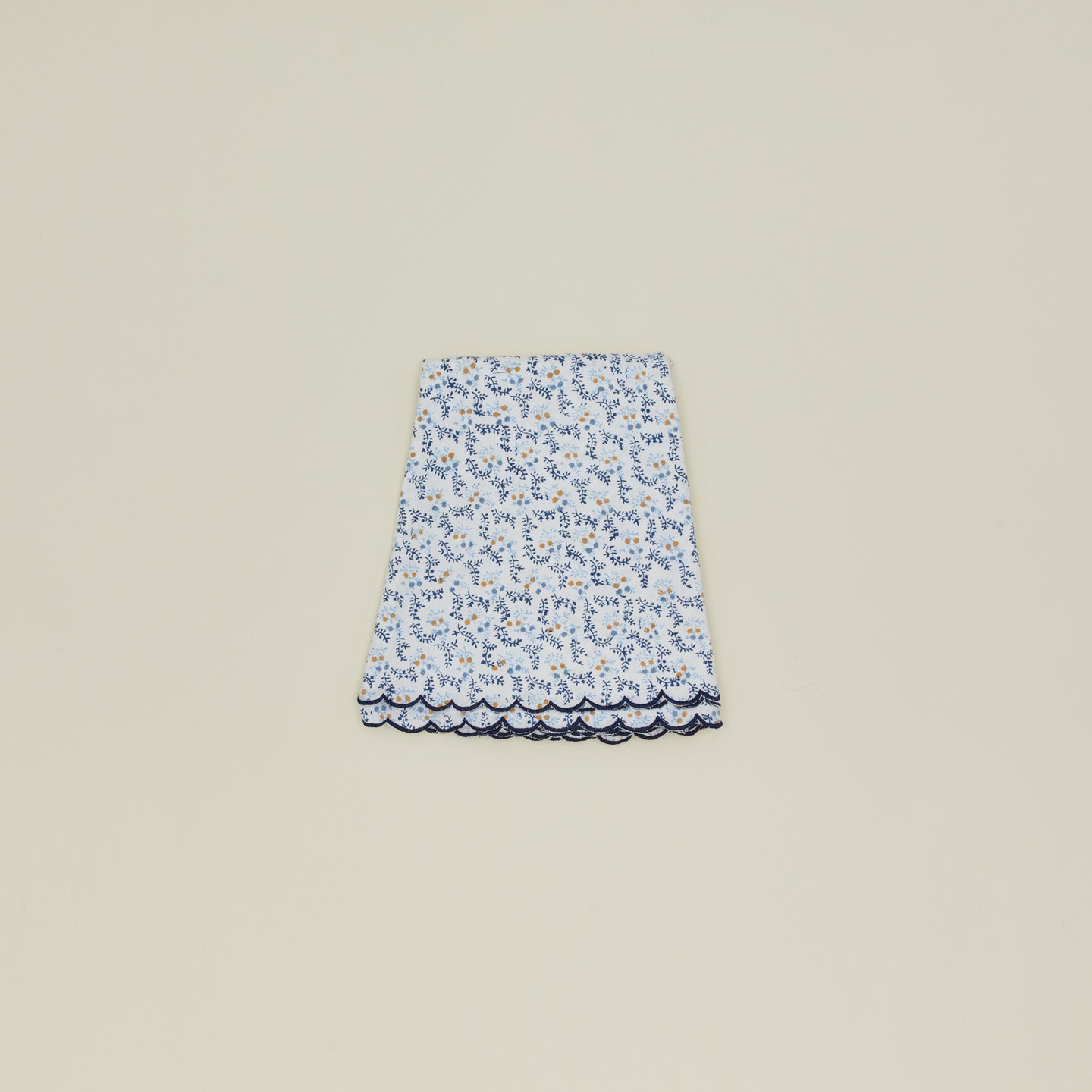 Little flowers round tablecloth in blue