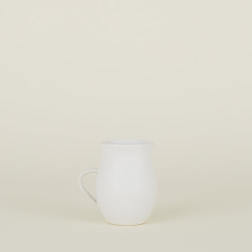 Stoneware Creamer in Eggshell.
