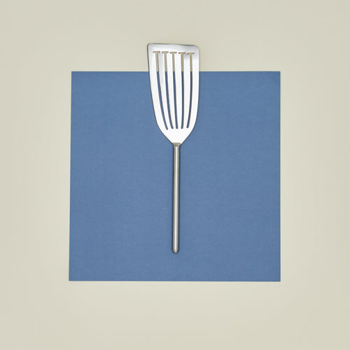 Simple metal fish spatula in silver