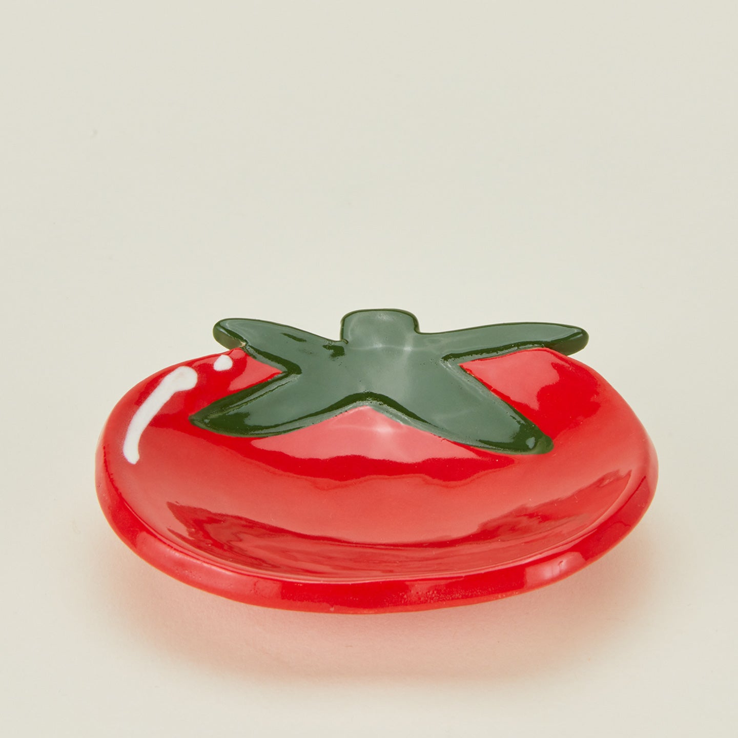 Detailed view of tomato ceramic dish