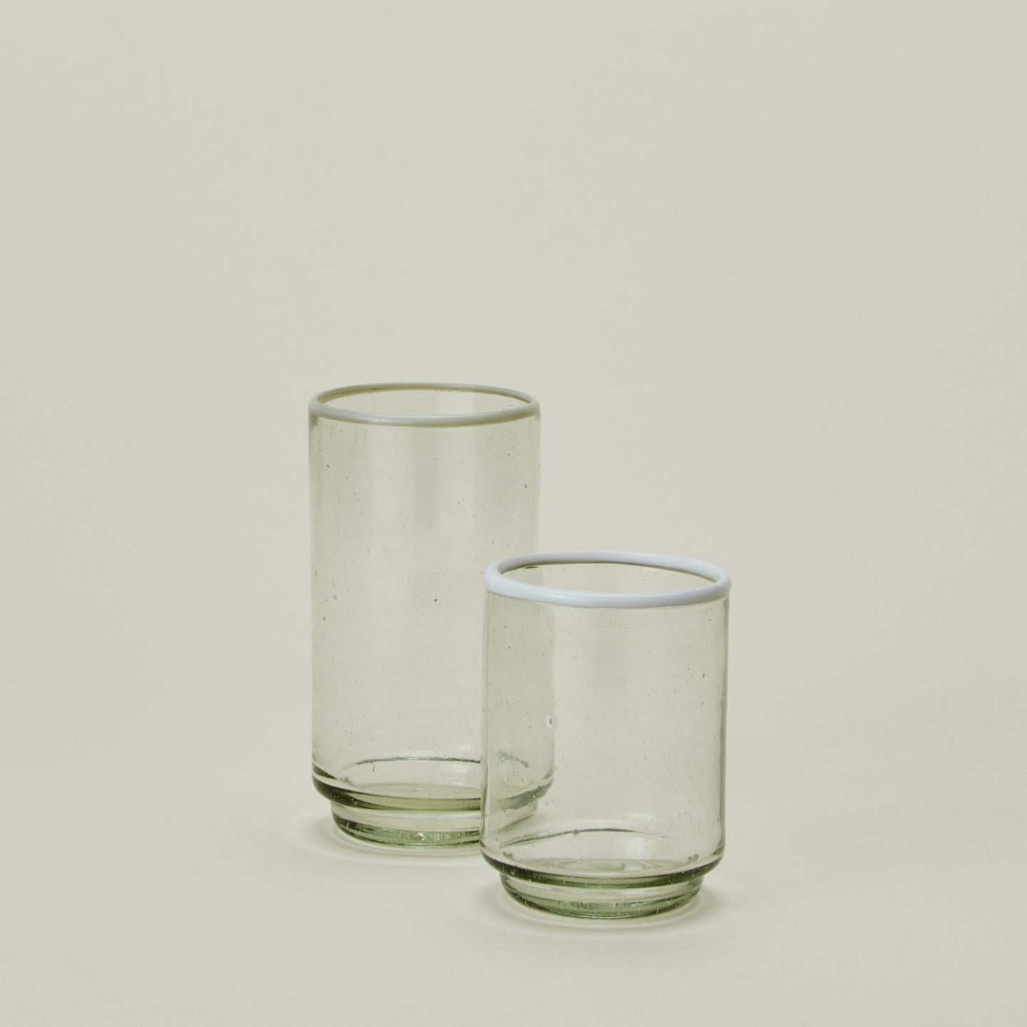 Sobremesa white rim glasses
