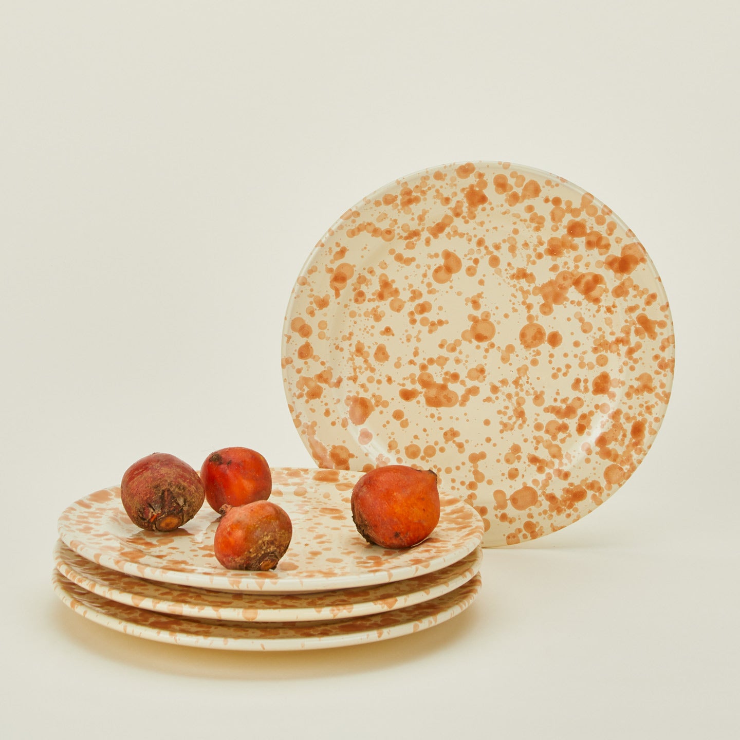 Splatterware dinnerplates set of 4 in ivory and bronze with radishes