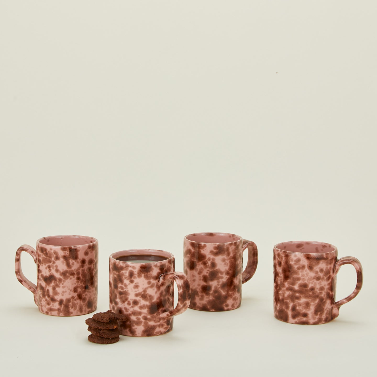 Splatterware mugs set of 4 in blush and terracotta with cookies