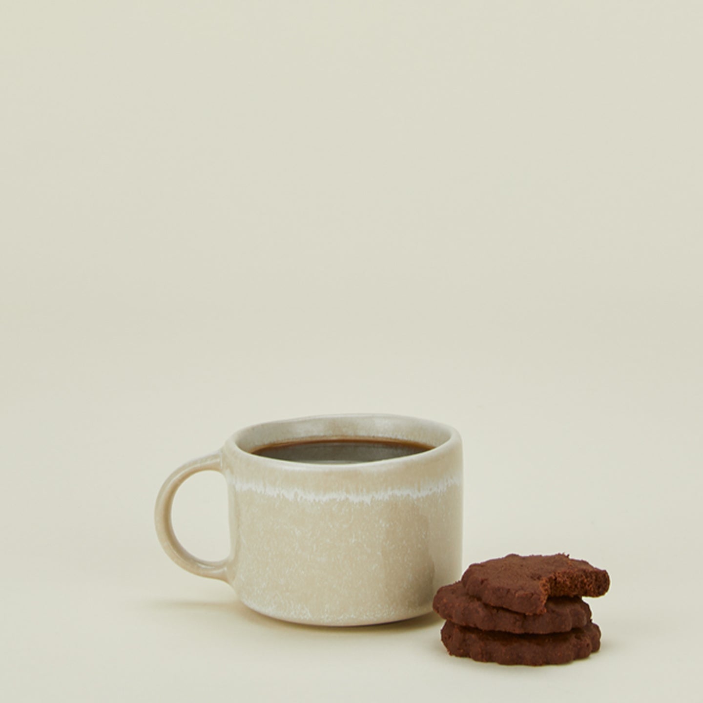 Granada Mug with cookies.