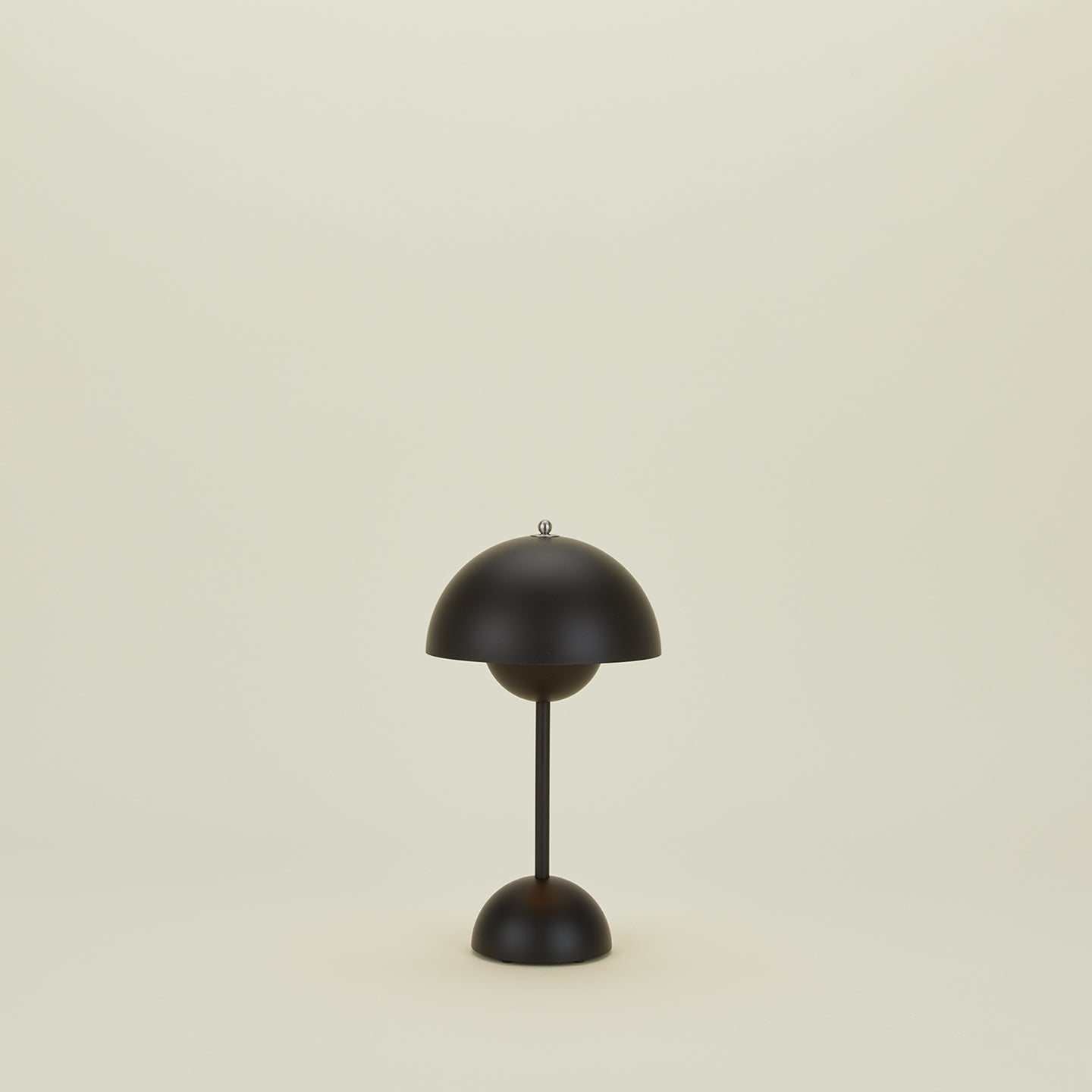 Flowerpot Portable Lamp - Matte Black