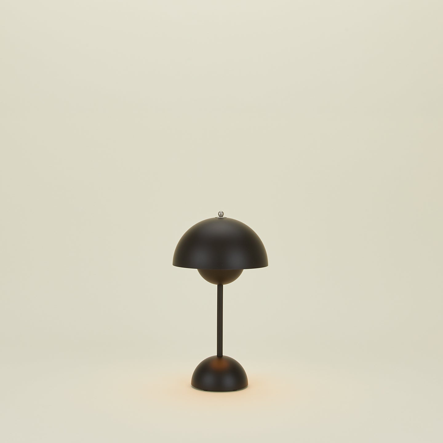 Flowerpot Portable Lamp - Matte Black