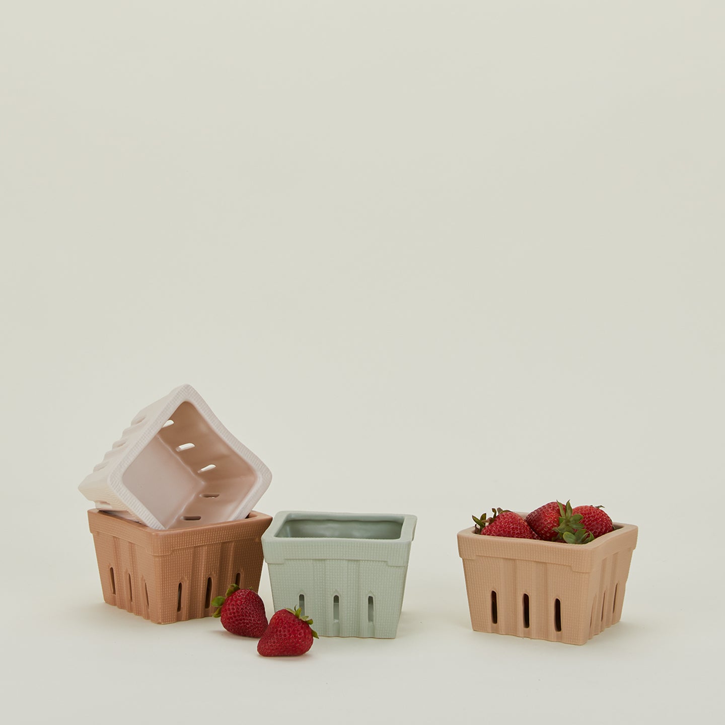 Stoneware Berry Basket - Blush